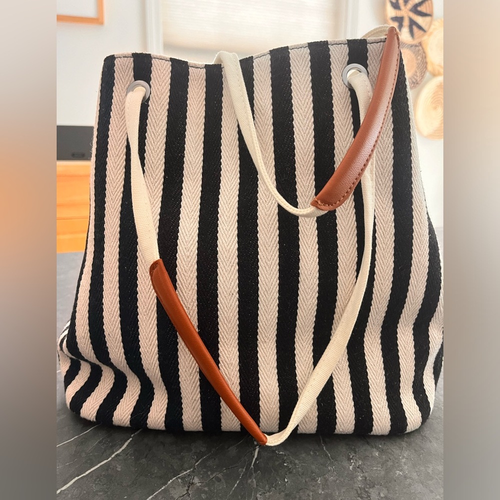 Women’s Canvas Tote Bag